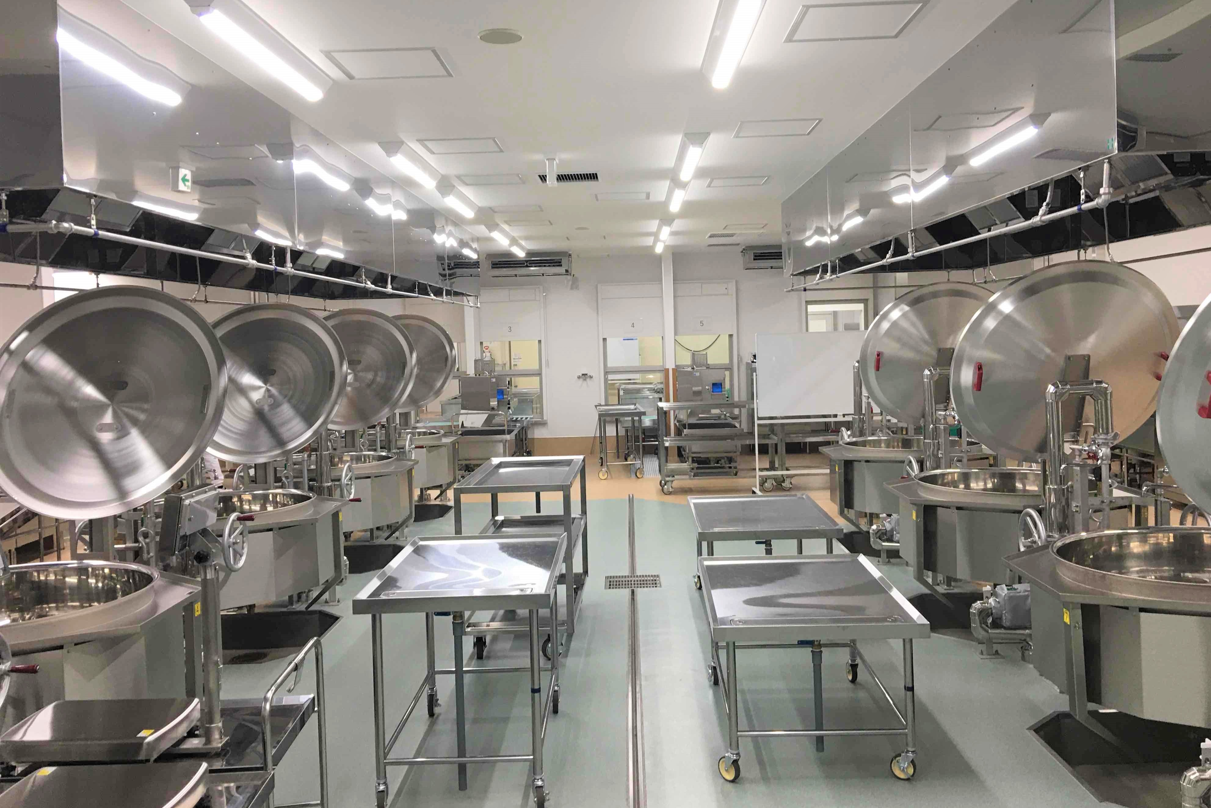 国内初のカフェ・遊戯室等併設の学校給食センター 町田市 町田忠生小山エリア中学校給食センター 2025年4月より調理業務・施設受託運営開始