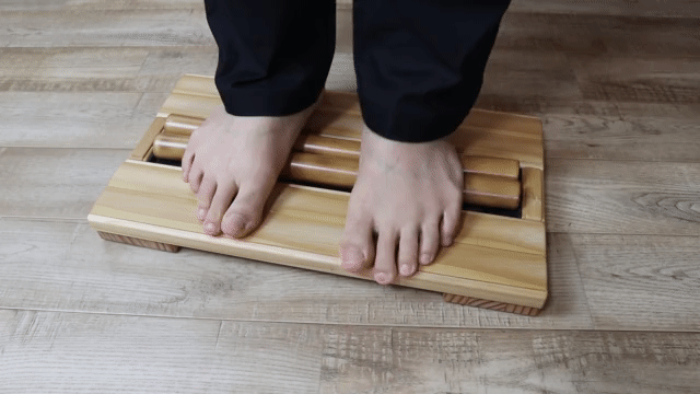 立って使う(GIF)