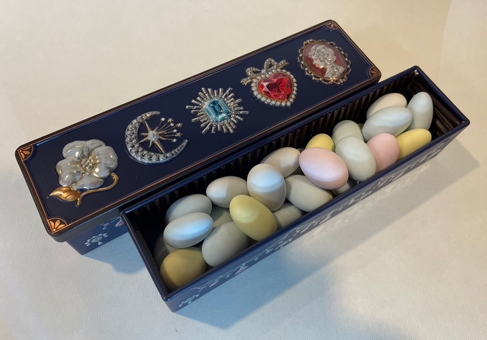 愛知会場限定コラボスイーツ お菓子の宝石箱(青のジュエリーBOX)