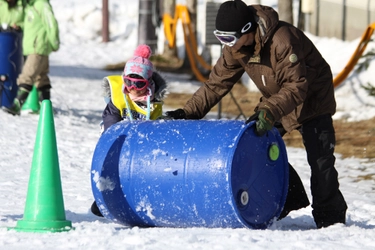 富士山のゲレンデで繰り広げられる熱き戦い「親子雪上運動会」開催！【ふじてんスノーリゾート】