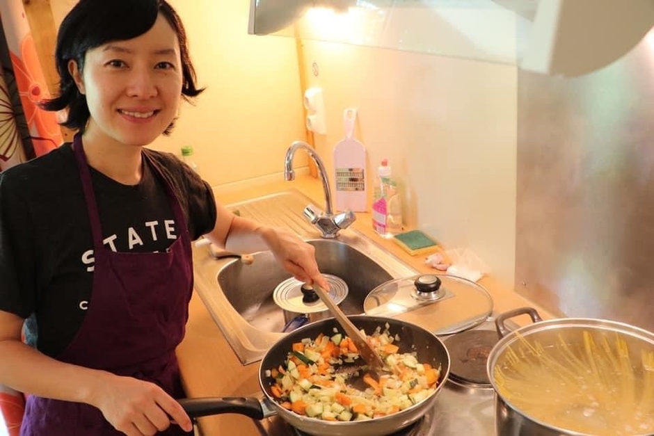 海外遠征中もキッチン付きの宿で菜食を実践