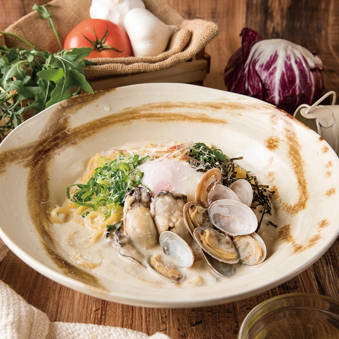 牡蠣とあさりのチーズカルボナーラ(1,190円)