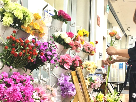 捨てられる花に新たな価値を　 規格外生花「チャンスフラワー」を BOOKOFFの京都、大阪2店舗で期間限定販売実施