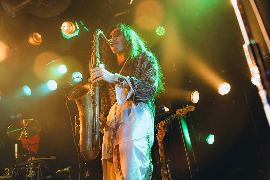 Shota Kaya(Gt & Sax)