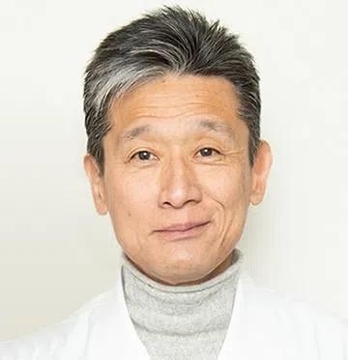 共立美容外科 理事長 久次米 秋人