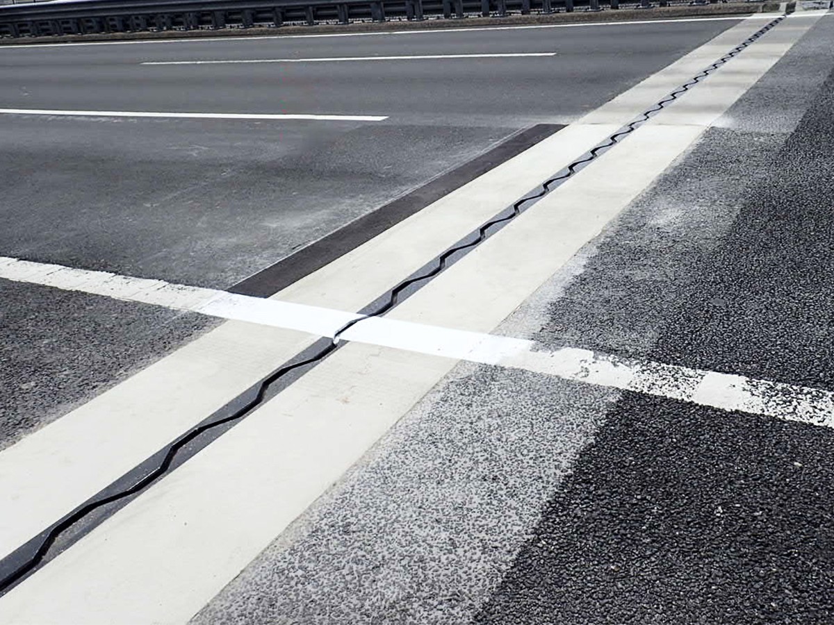 積雪地域の橋を安全に。クリテック工業、橋梁用伸縮装置『ハイブリッドジョイント TCFタイプ』をリリース