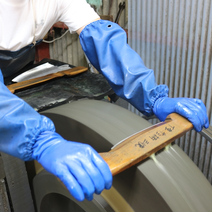 関の包丁職人業(水砥)