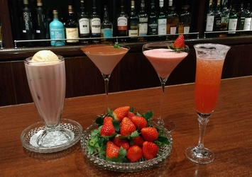銀座ショットバー「BAR vitamin G」、 クリスマス・カクテル2018は 不動の一番人気フルーツ「生いちご」をそのままカクテルに！