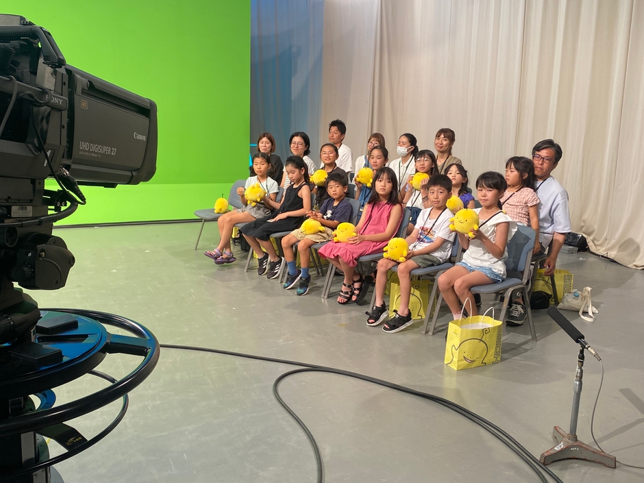 生放送のスタジオが見学できるよ