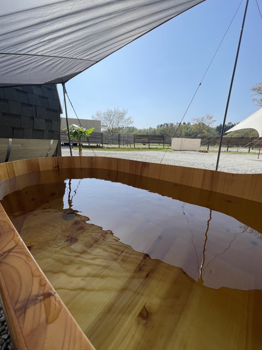 自然を眺めながら楽しめるサウナ水風呂