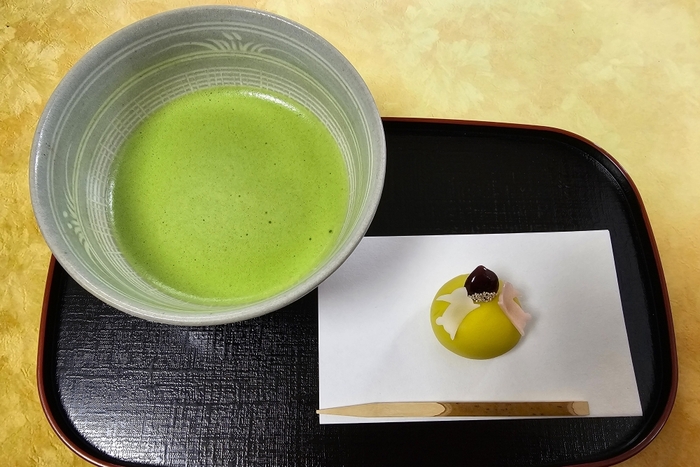 お抹茶と和菓子のセット（イメージ）