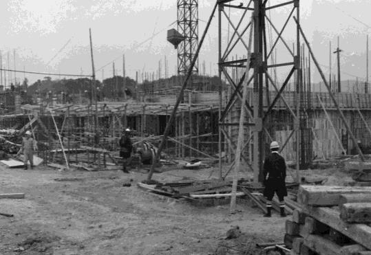 校舎建設の様子(昭和40年頃)