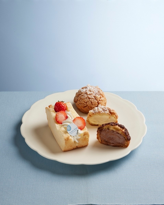 【furano bijou(フラノビジュー)】「ふらの牛乳シフォンサンド〈いちご〉」「ふらの小麦のシュークリーム」