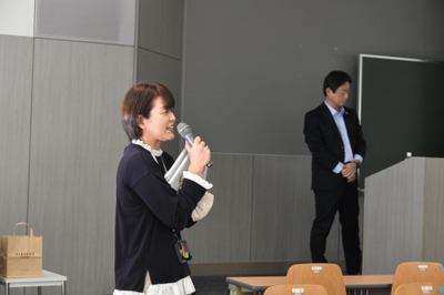 M-CAPの活動を説明する濱崎さん
