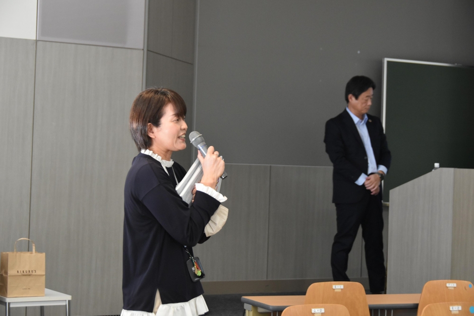 M-CAPの活動を説明する濱崎さん