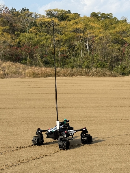 初号機走行試験(鳥取砂丘月面実証フィールド『ルナテラス』にて)