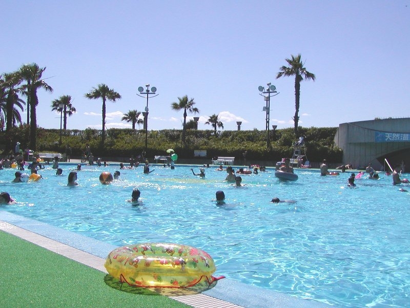 屋外プールプレオープン!