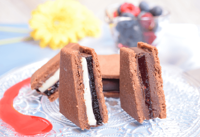 GAKUチョコレートサンド ~信州ラズベリー~(写真右)