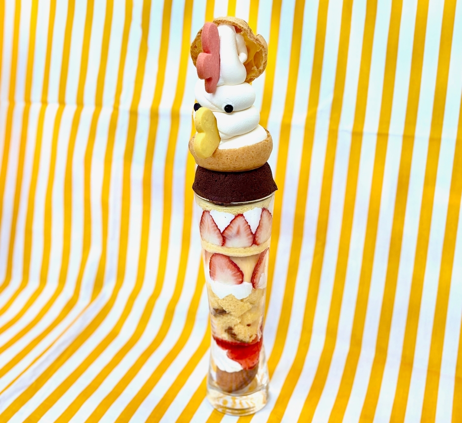 メガ盛りコッコちゃんパフェ