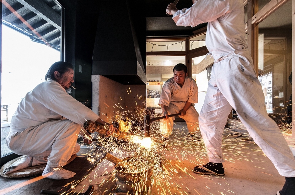 日本刀鍛冶見学体験の様子