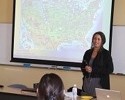 政治経済学部開講 「トップスクールセミナー」（国内留学体験） -世界各国の大学から招いた教員から、専門分野を英語で学ぼう-