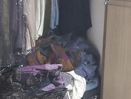 箪笥のなかの衣類