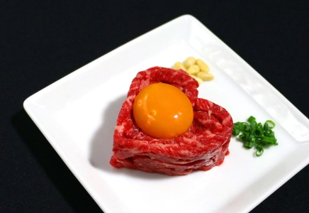 バレンタイン限定で“ハート形”のユッケが登場！ 「焼肉の名門　天壇」にて2月1日～14日の期間限定で提供