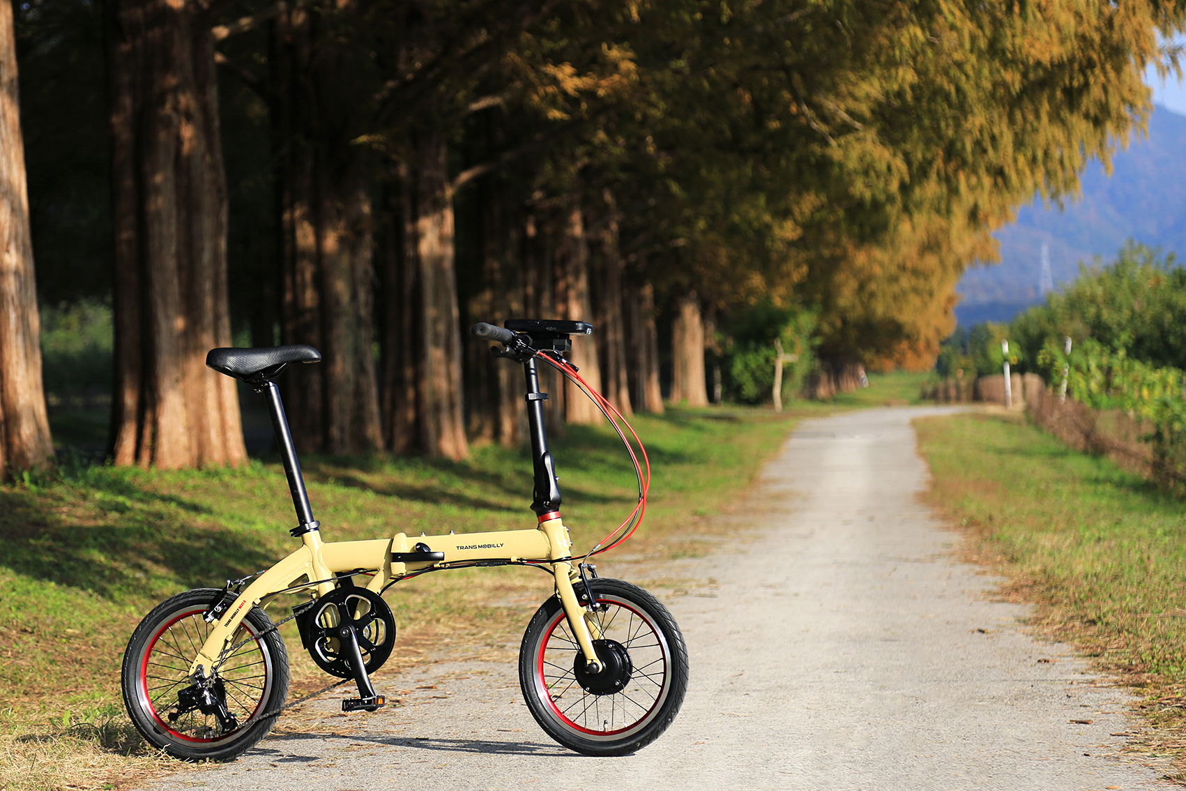 持ち運ぶためにつくられた電動アシスト自転車 「TRANS MOBILLY NEXT