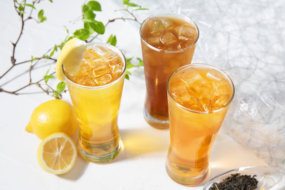 『ジャスミンレモンサワー』、『鉄観音ハイ』、『ジャスミンハイ』の 3種(各550円)