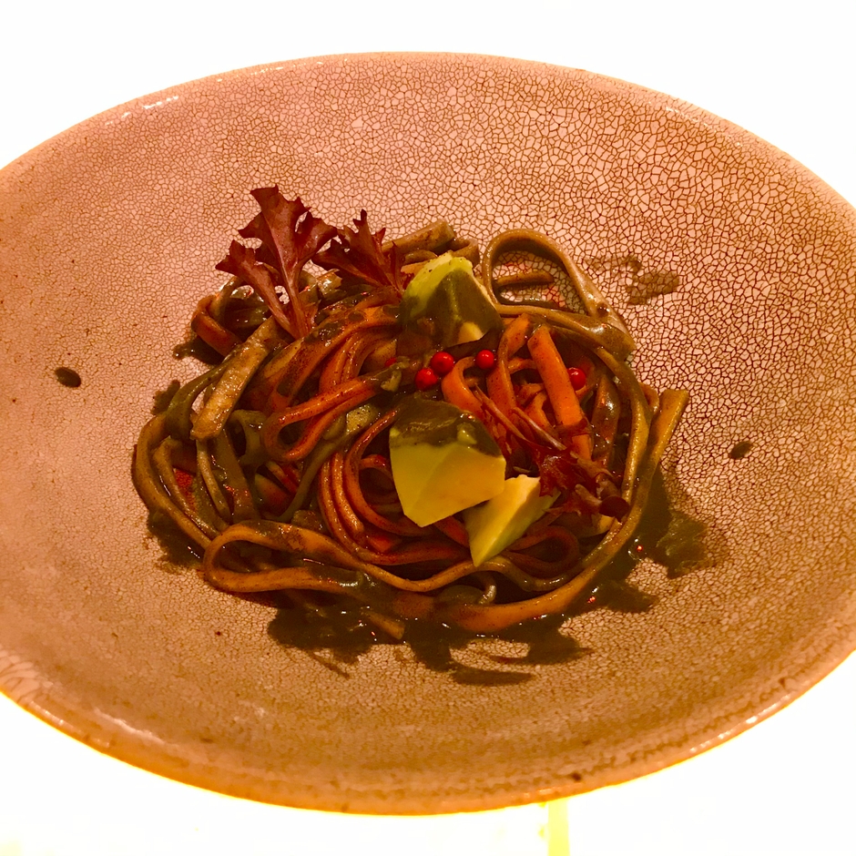 黒ゴマのタリアテッレ