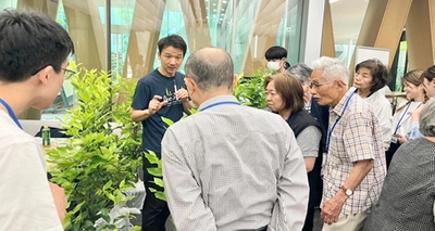 近大生が地域の方々とレモン栽培を通じて多世代交流　18歳から85歳までの仲間が集まり、レモンの成長を報告