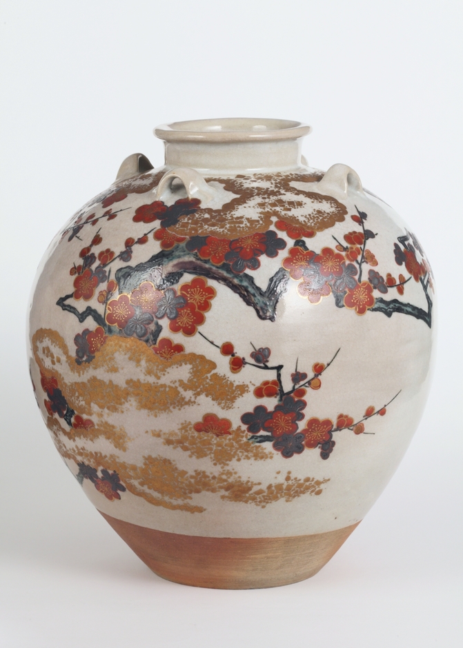 重要文化財　色絵月梅図茶壺