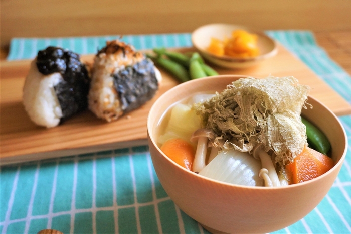 とろろ昆布トッピングのお味噌汁