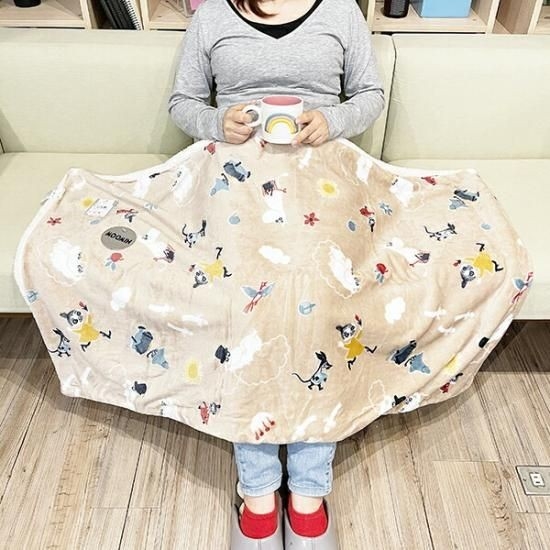 ムーミンのナチュラルデザインのブランケット