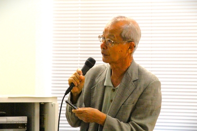 講演する原名誉教授