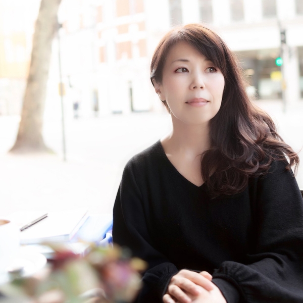 Island Kiss Innocent 戦略デザインコンサルタント/アートディレクター ウジ トモコ