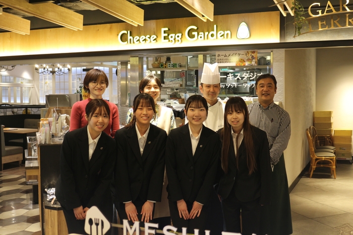 商品企画メンバー集合写真