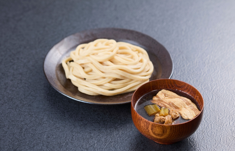 埼玉県三社共同開発「武蔵野うどんと肉汁うどんつゆセット」調理例