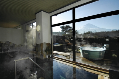 富士山を望むお風呂がバラの湯に！