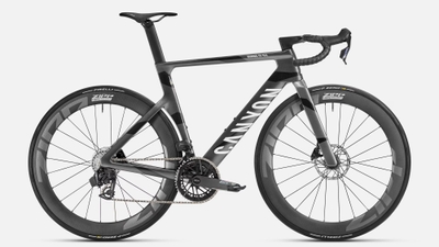 Aeroad CF SLX 7 AXS SPEED  新価格　899,000円　旧価格　1,169,000円（いずれも税込）