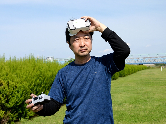 目幅・焦点距離の調整が可能なスマホ用VRゴーグル