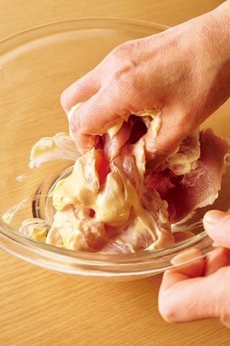 マヨネーズをもみ込むことで、鶏胸肉がしっとりソフトに&お店のようにからりと揚がる♪「カラッとジューシーから揚げ」
