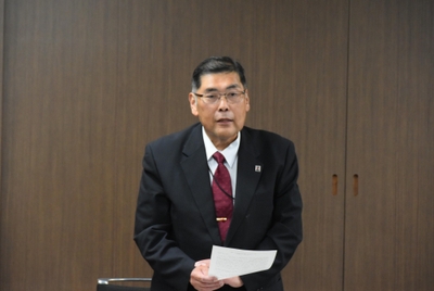 総評を述べる小原理事長