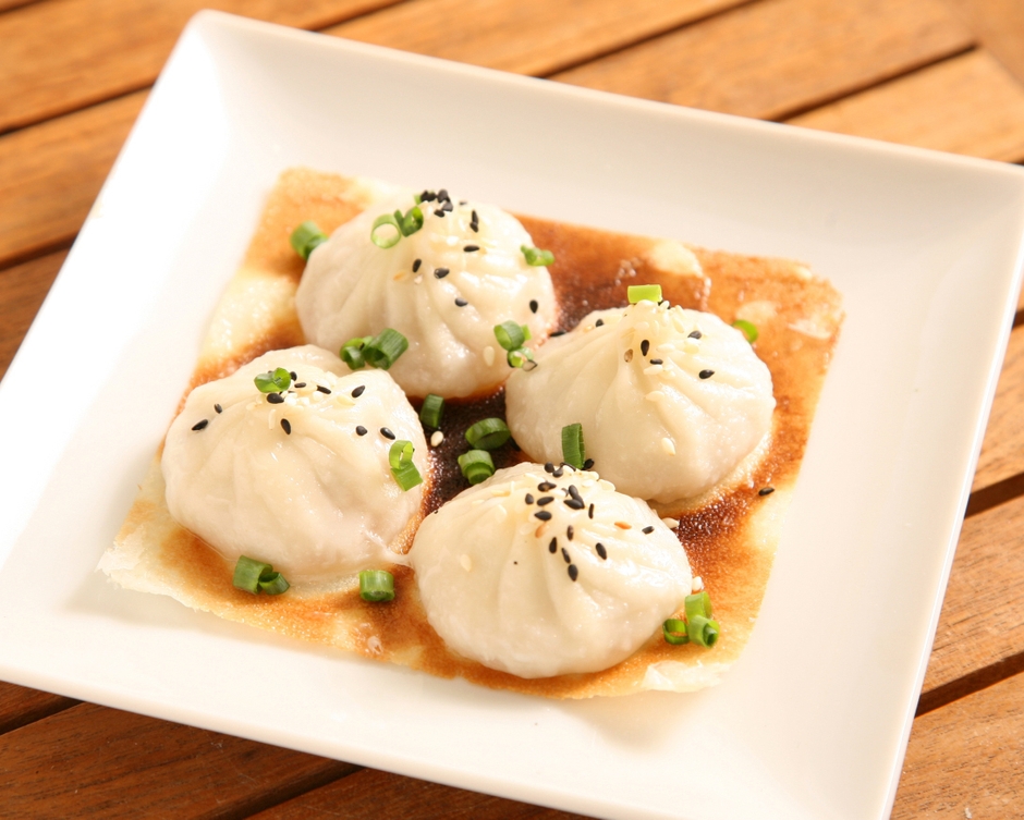 名物!羽根つき焼小籠包 390円