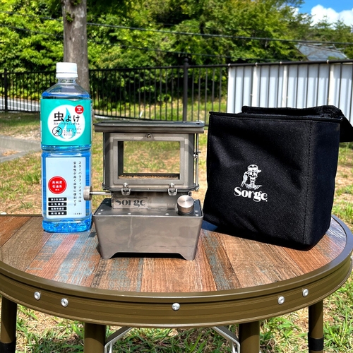 虫除け効果付きパラフィンオイルで、炎を楽しみながら快適なキャンプ空間を演出