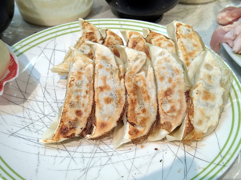 油を使わずに、パリッと焼き餃子