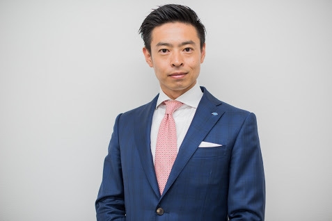代表取締役　近影