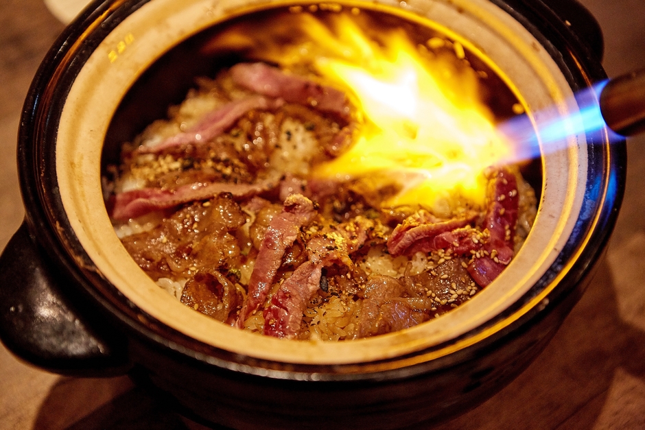 元祖焦がしタレ肉土鍋