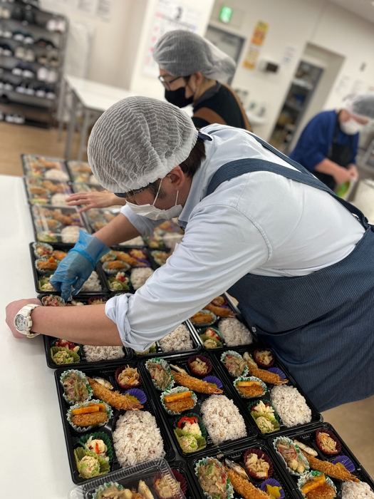 お弁当作成風景1