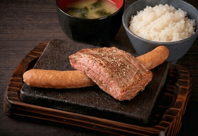 飽喰亭ステーキ×ソーセージ